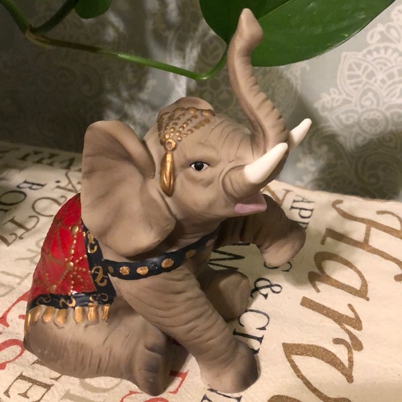 Other - Elephant Statue 🍃